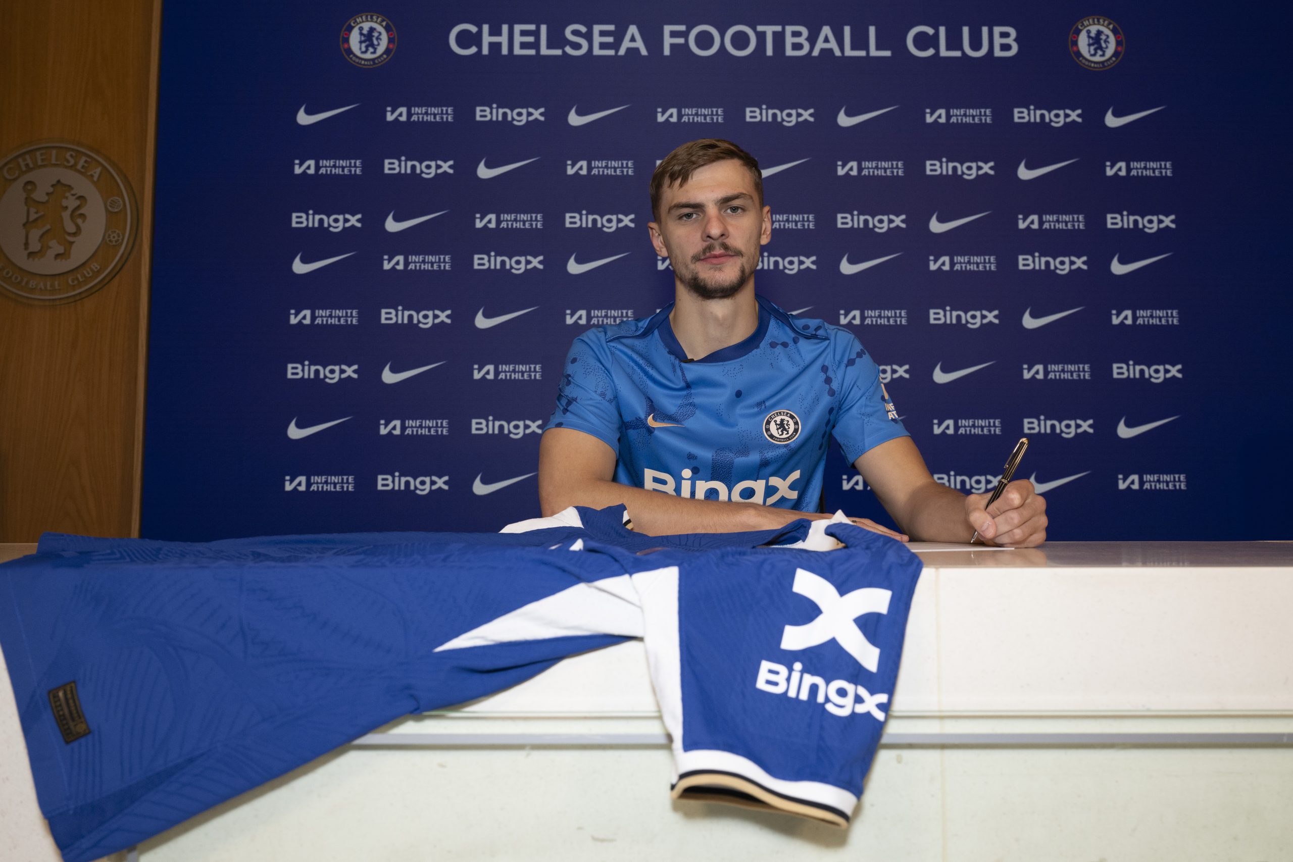 Chelsea Unveil New Signing Kiernan Dewsbury Hall