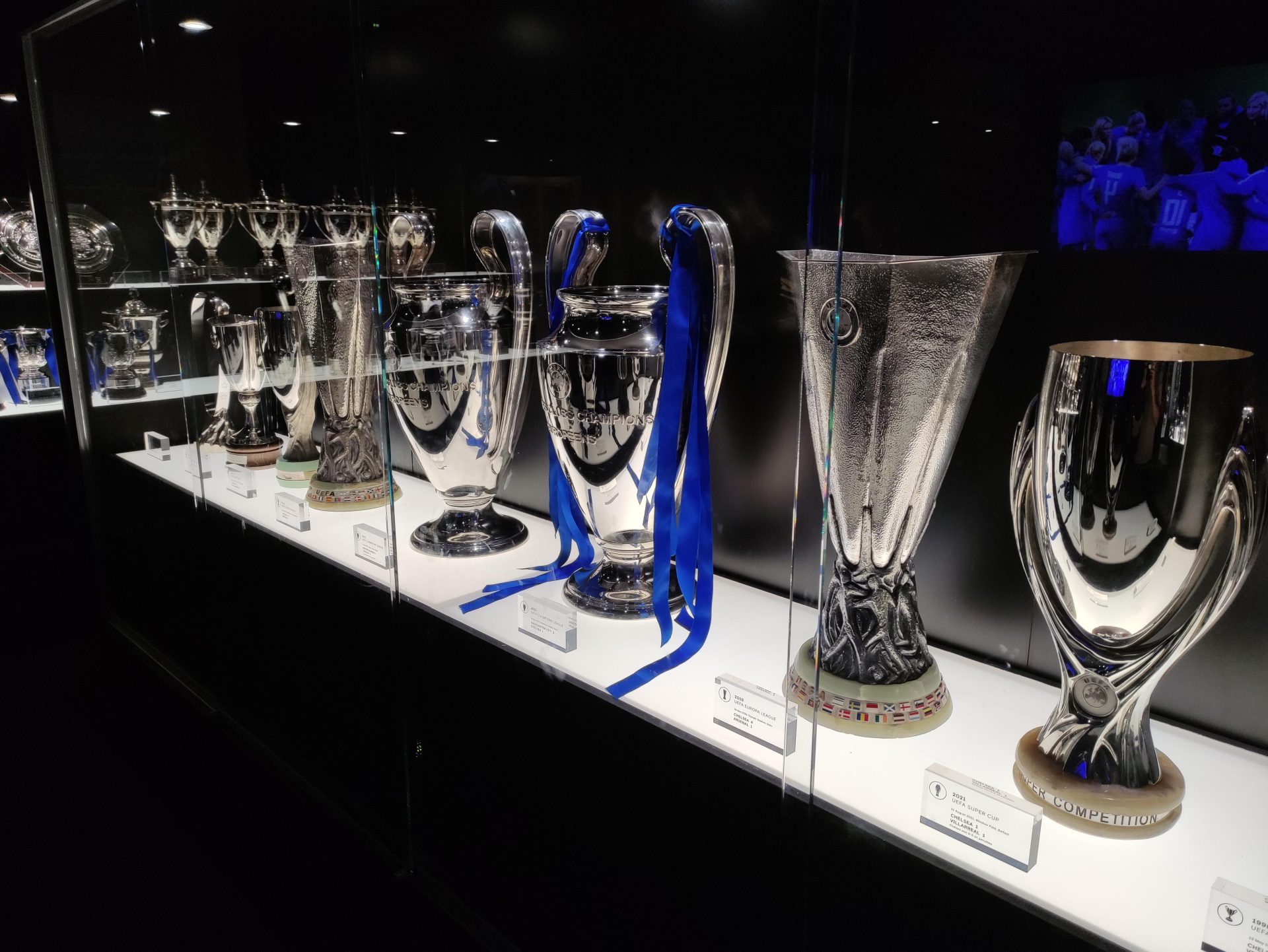 chelsea stamford bridge trophies
