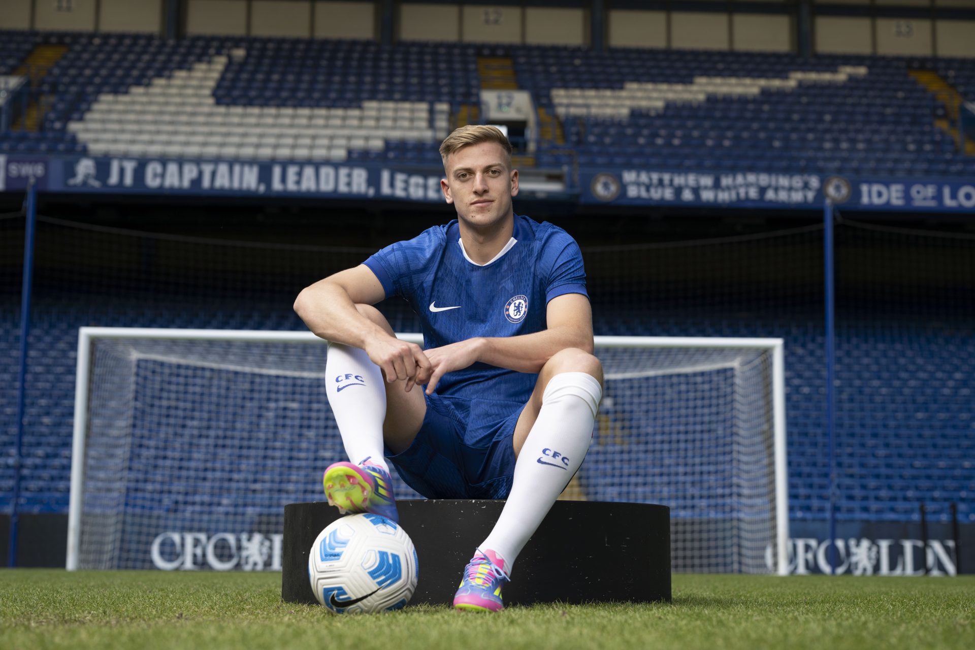 Chelsea Unveil New Signing Liam Delap