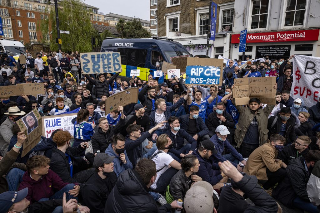 chelsea fans protest stamford bridge