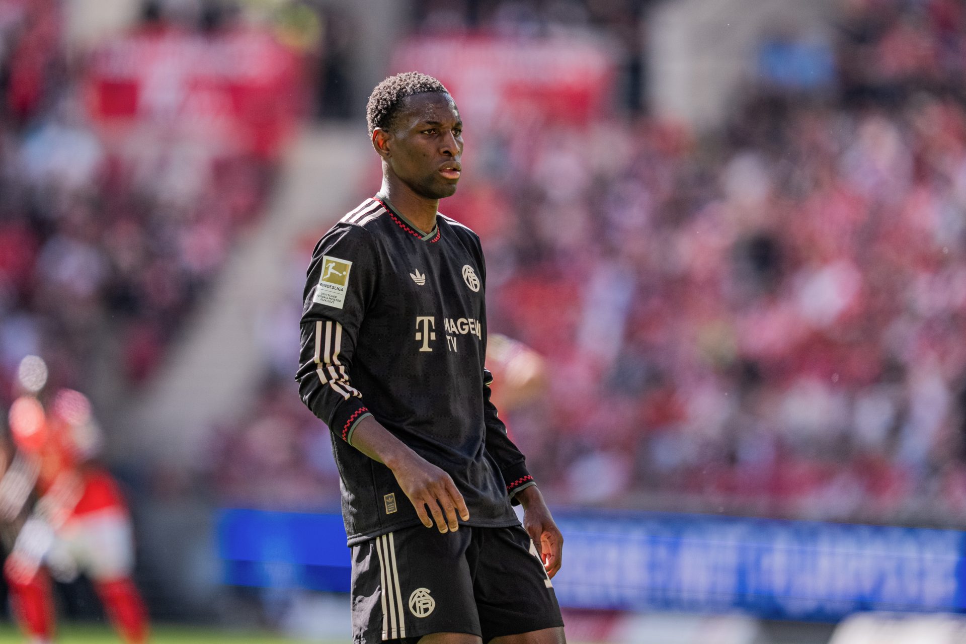 Nicolas Jackson playing for Bayern.