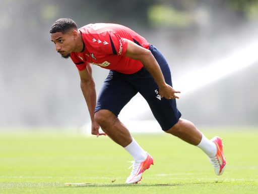 Maxence Lacroix trains.