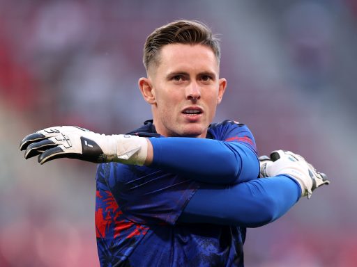 Dean Henderson of Crystal Palace looks on