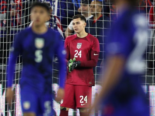 Gabriel Slonina playing for USA.