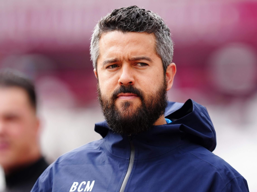 Bernardo Cueva on the touchline