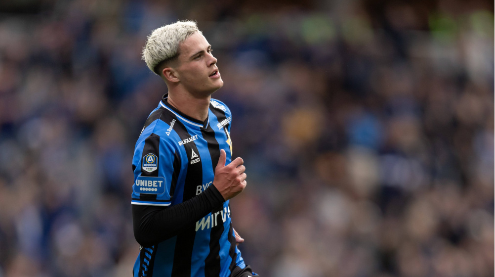 Robbie Ure playing for Sirius
