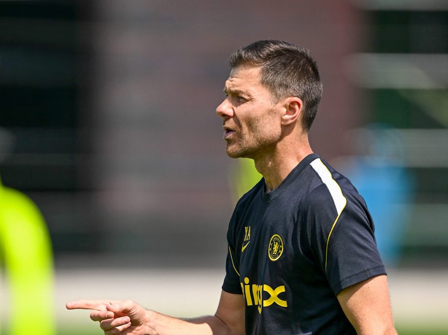 Xabi Alonso Chelsea training first day back