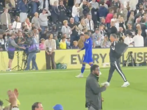 Enzo Fernandez walks off