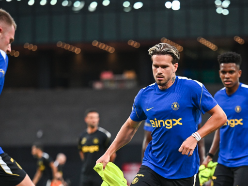Mykhailo Mudryk trains in his first session back at Chelsea