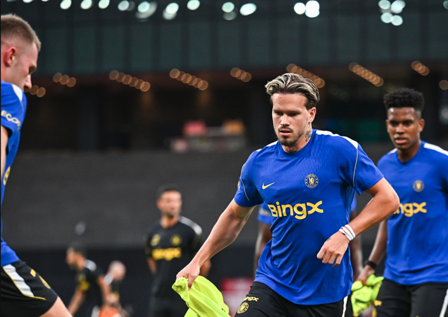 Mykhailo Mudryk trains in his first session back at Chelsea