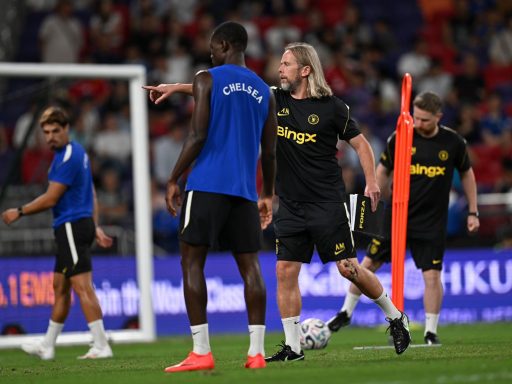 Austin Macphee co-ordinates set piece drills.