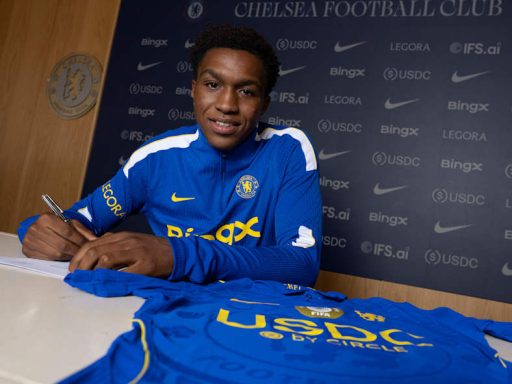 Honest Ahanor signs for Chelsea