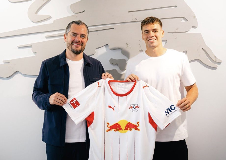 Marc Guiu signs for RB Leipzig