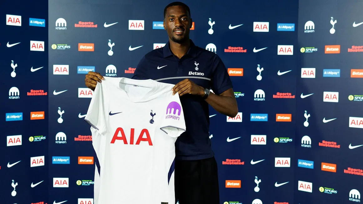 Tosin Adarabioyo signs for Tottenham